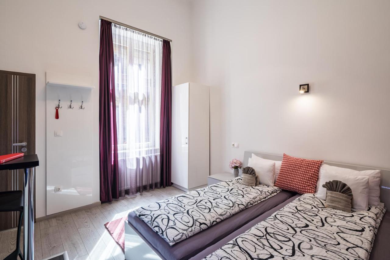 Trip And Hop Apartment Budapest Bagian luar foto